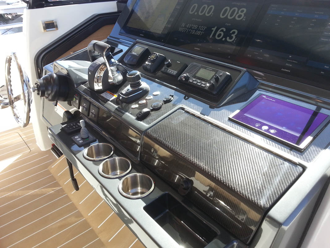 clear carbon and components US contract carbon fiber manufacuturer